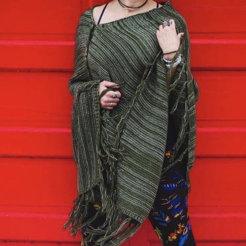 Lularoe Mimi Poncho Women One Size Cardigan Sweater Shawl Fringe Cape Wrap Green
